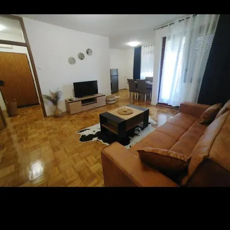 Gunduliceva 80 *